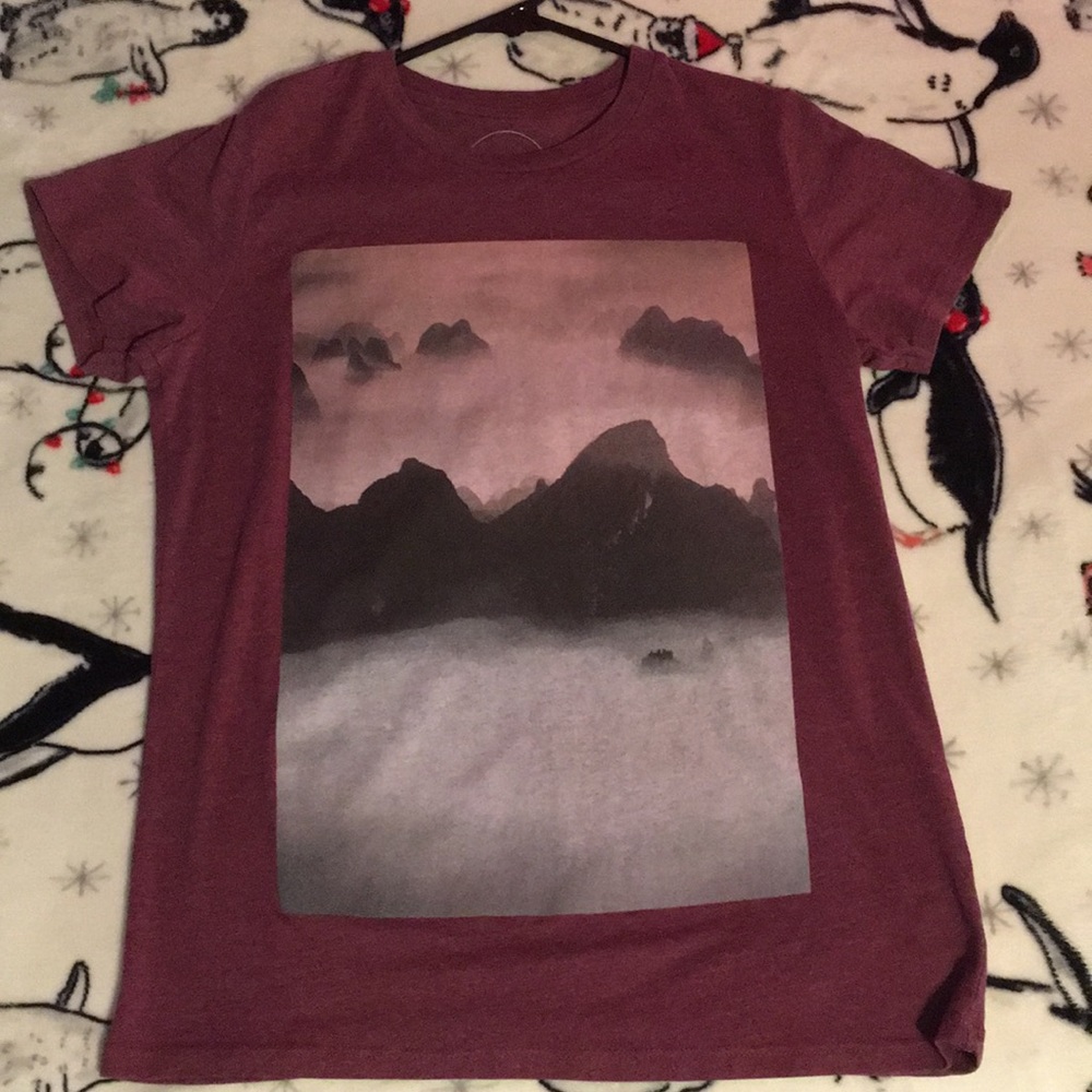 Buckle graphic tee
